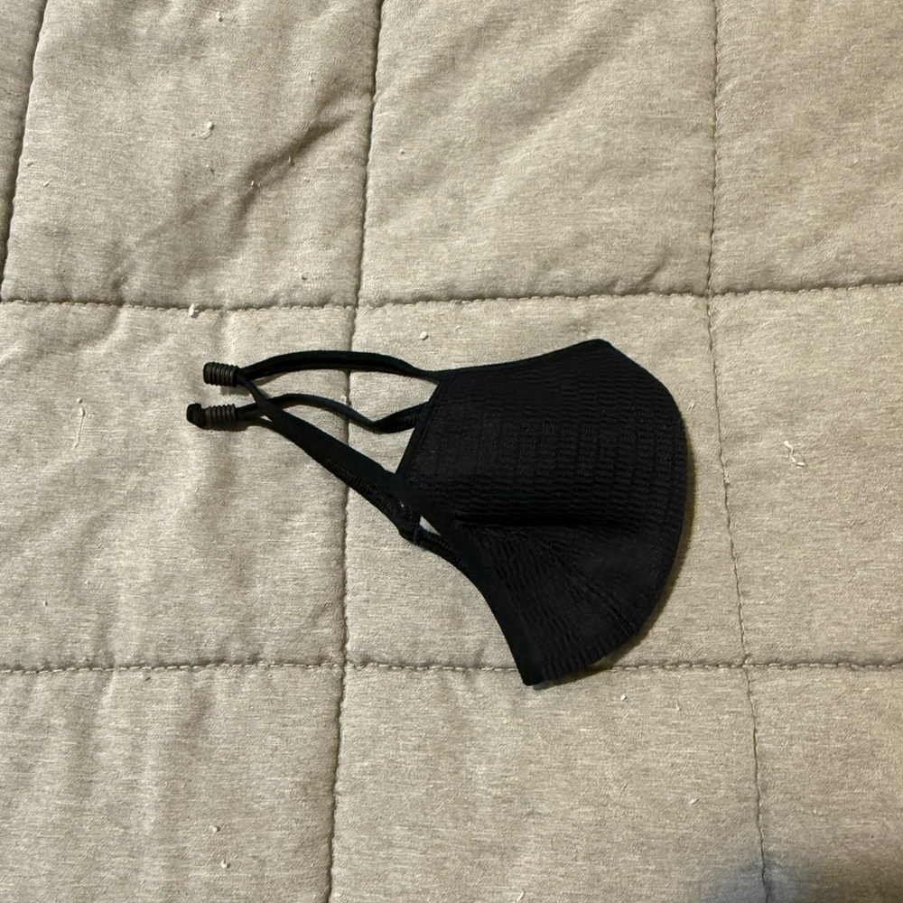 Fabletics Face Mask - Picture 2 of 3